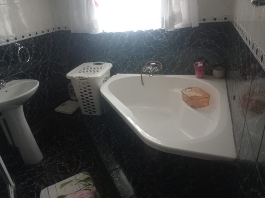 4 Bedroom Property for Sale in Saxilby Eastern Cape